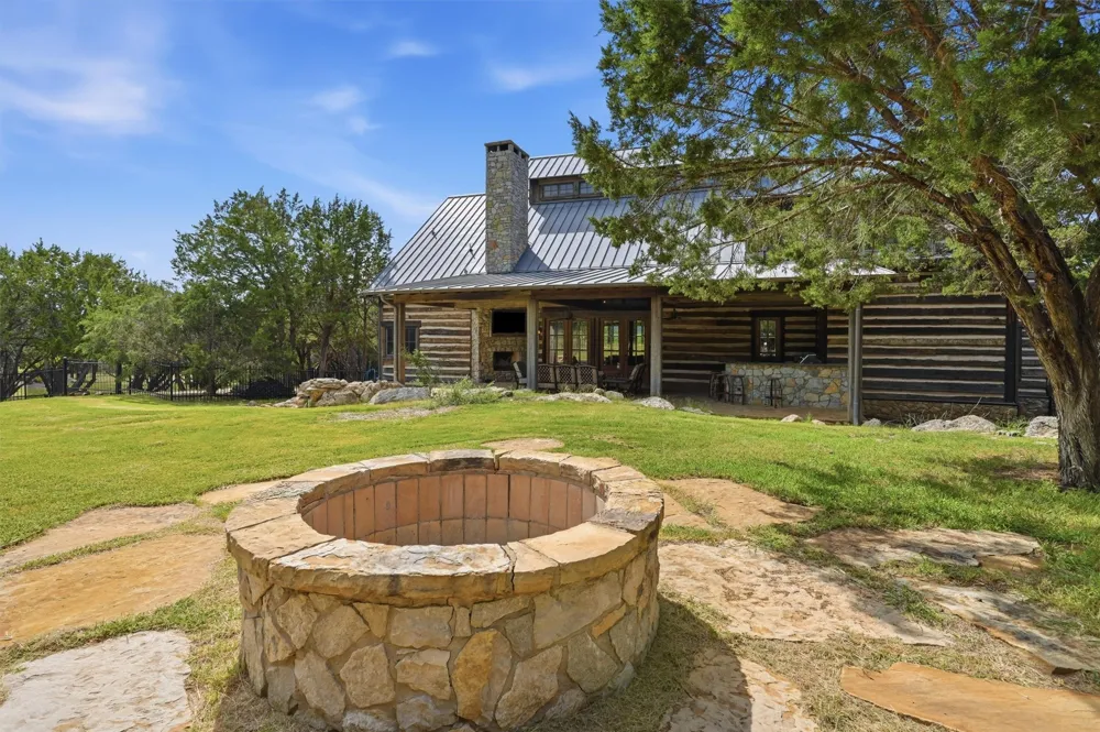 1046 Grandview Drive Graford, TX 76449