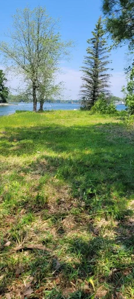 12387 Sunset Point Drive Plainwell, MI 49080
