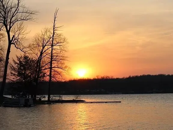 12387 Sunset Point Drive Plainwell, MI 49080