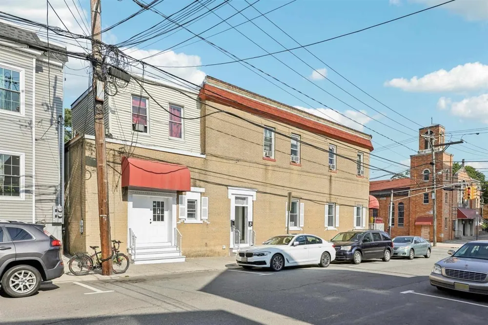 541 70TH ST Guttenberg, NJ 07047