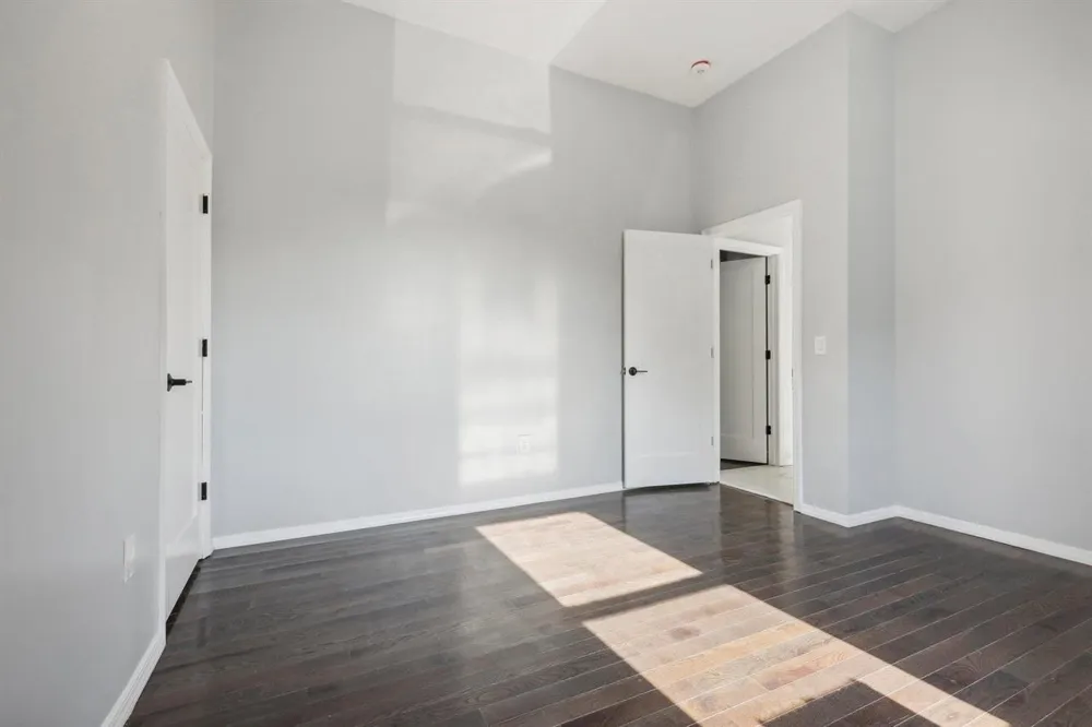 541 70TH ST Guttenberg, NJ 07047