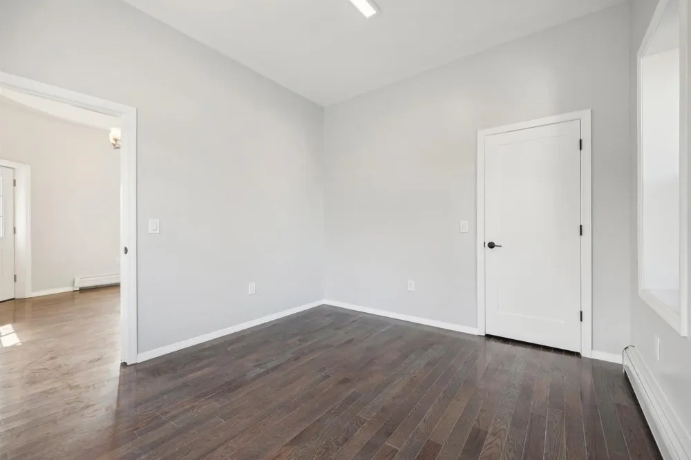 541 70TH ST Guttenberg, NJ 07047