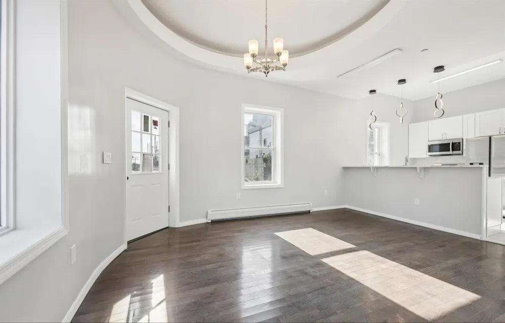541 70TH ST Guttenberg, NJ 07047