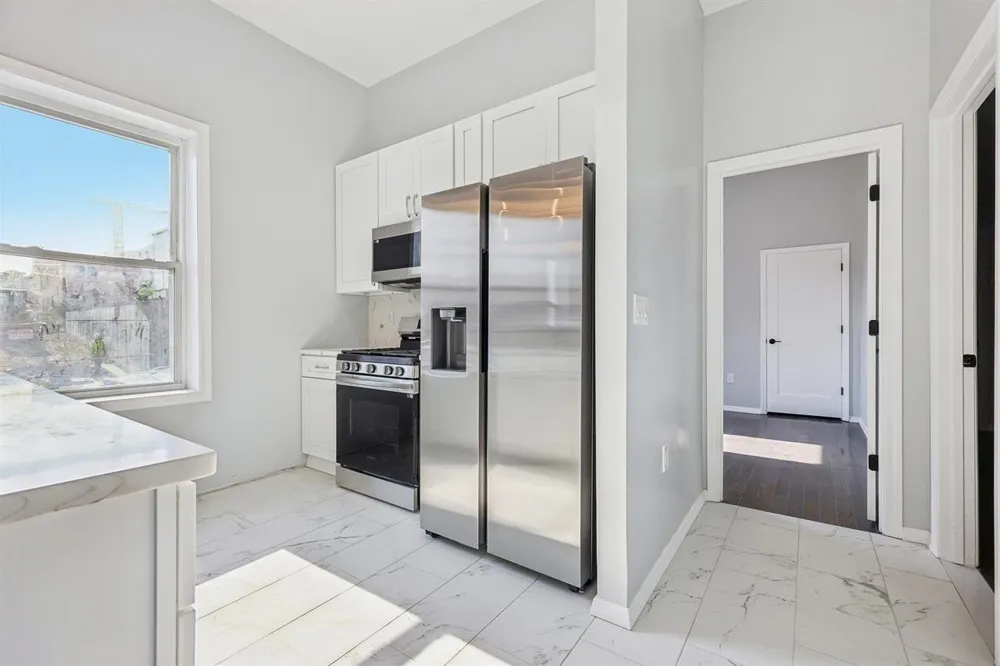 541 70TH ST Guttenberg, NJ 07047