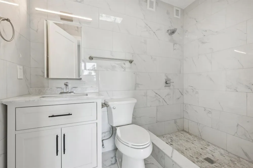 541 70TH ST Guttenberg, NJ 07047