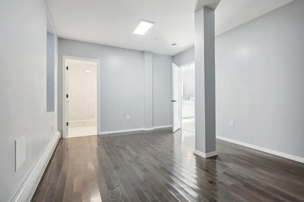541 70TH ST Guttenberg, NJ 07047