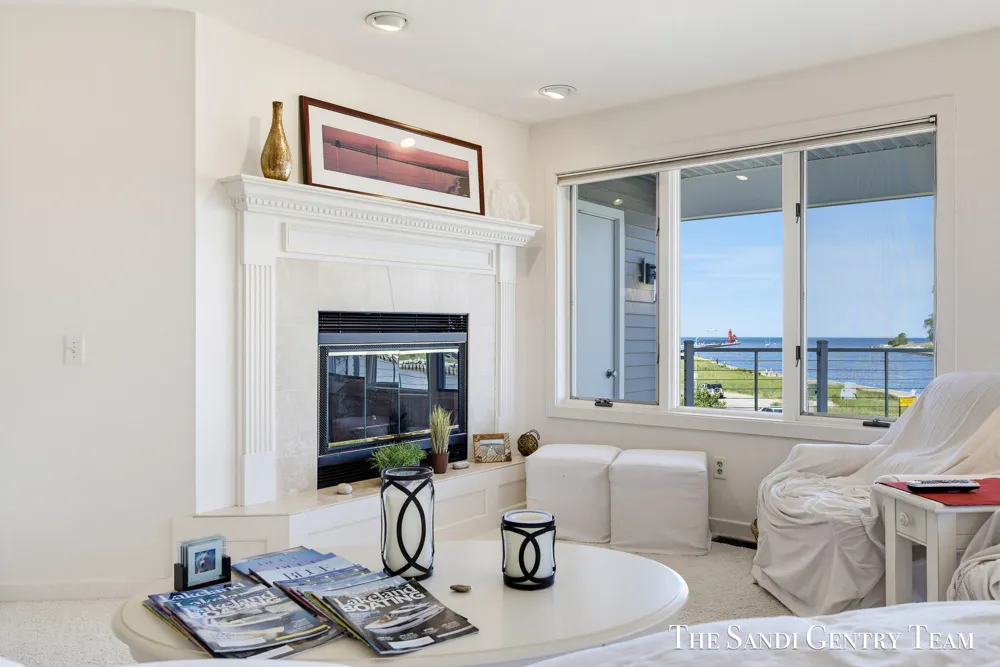 820 S Harbor Drive #5 Grand Haven City, MI 49417