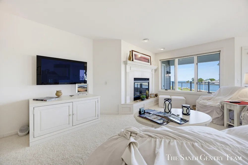 820 S Harbor Drive #5 Grand Haven City, MI 49417