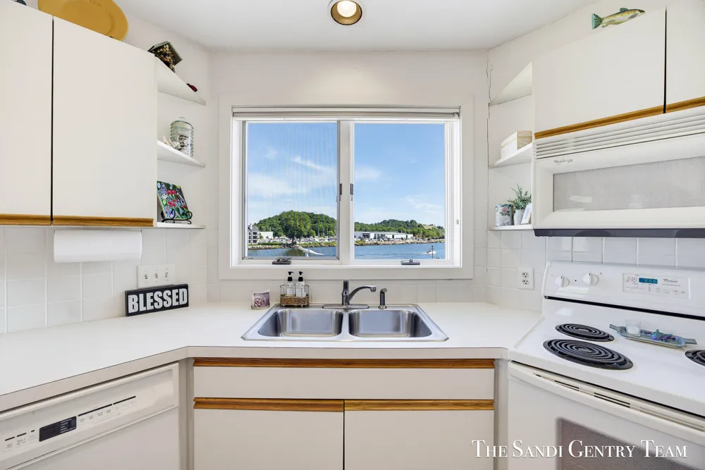 820 S Harbor Drive #5 Grand Haven City, MI 49417