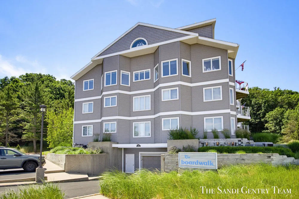 820 S Harbor Drive #5 Grand Haven City, MI 49417
