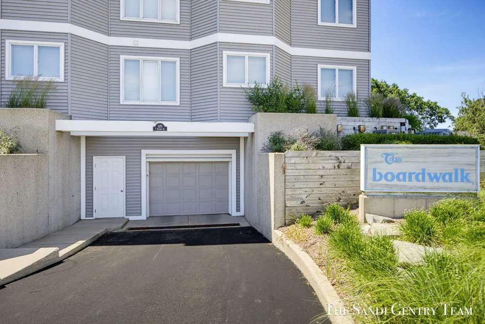 820 S Harbor Drive #5 Grand Haven City, MI 49417