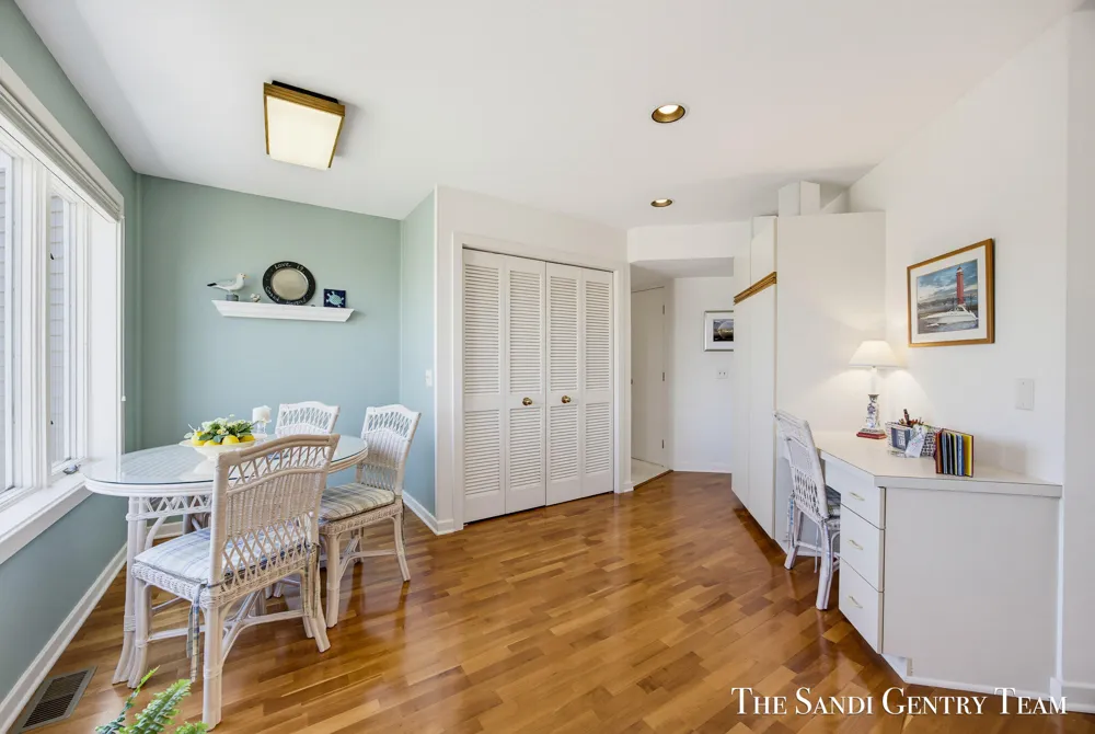 820 S Harbor Drive #5 Grand Haven City, MI 49417