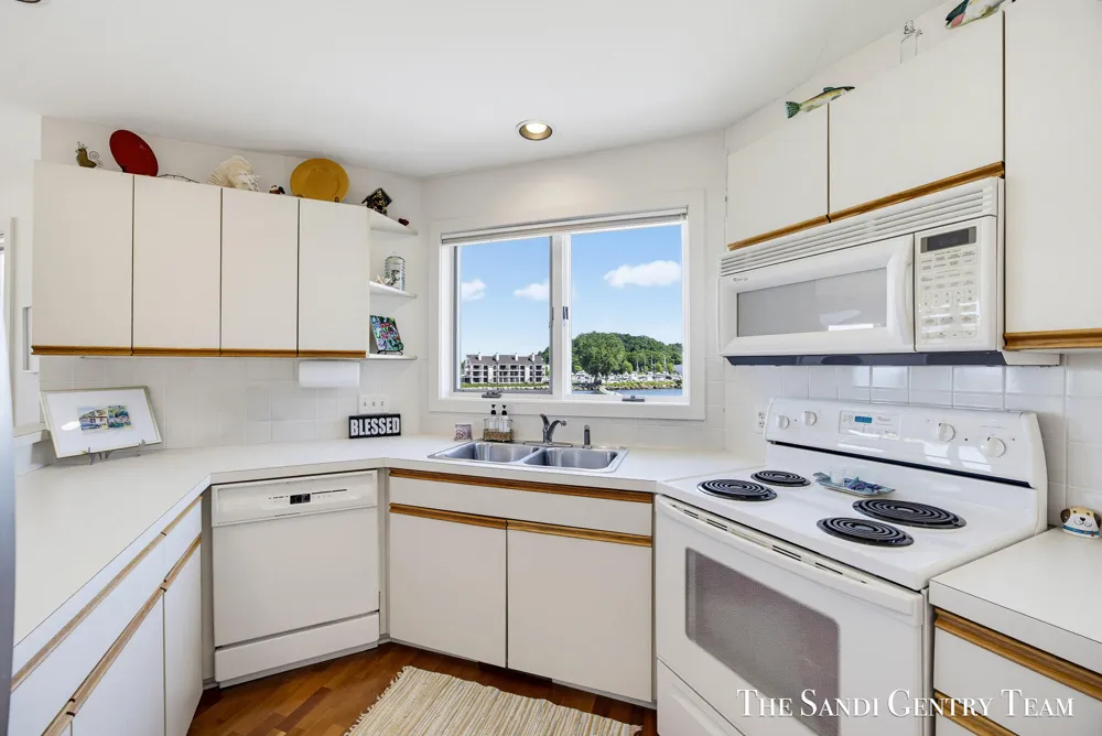 820 S Harbor Drive #5 Grand Haven City, MI 49417