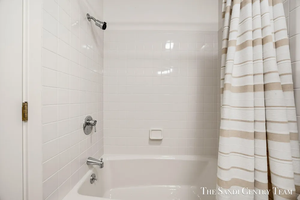 820 S Harbor Drive #5 Grand Haven City, MI 49417
