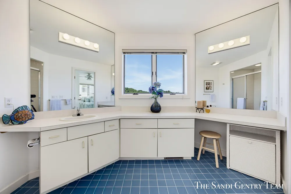 820 S Harbor Drive #5 Grand Haven City, MI 49417