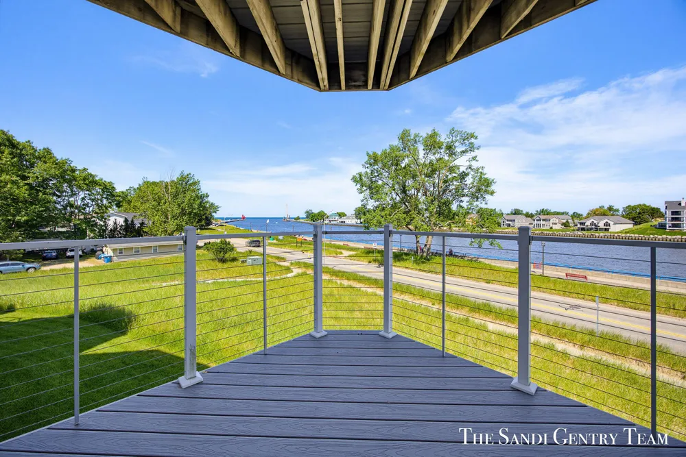 820 S Harbor Drive #5 Grand Haven City, MI 49417