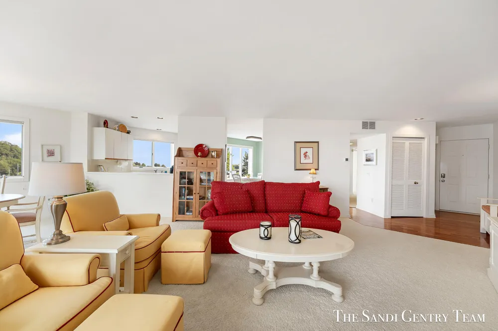 820 S Harbor Drive #5 Grand Haven City, MI 49417