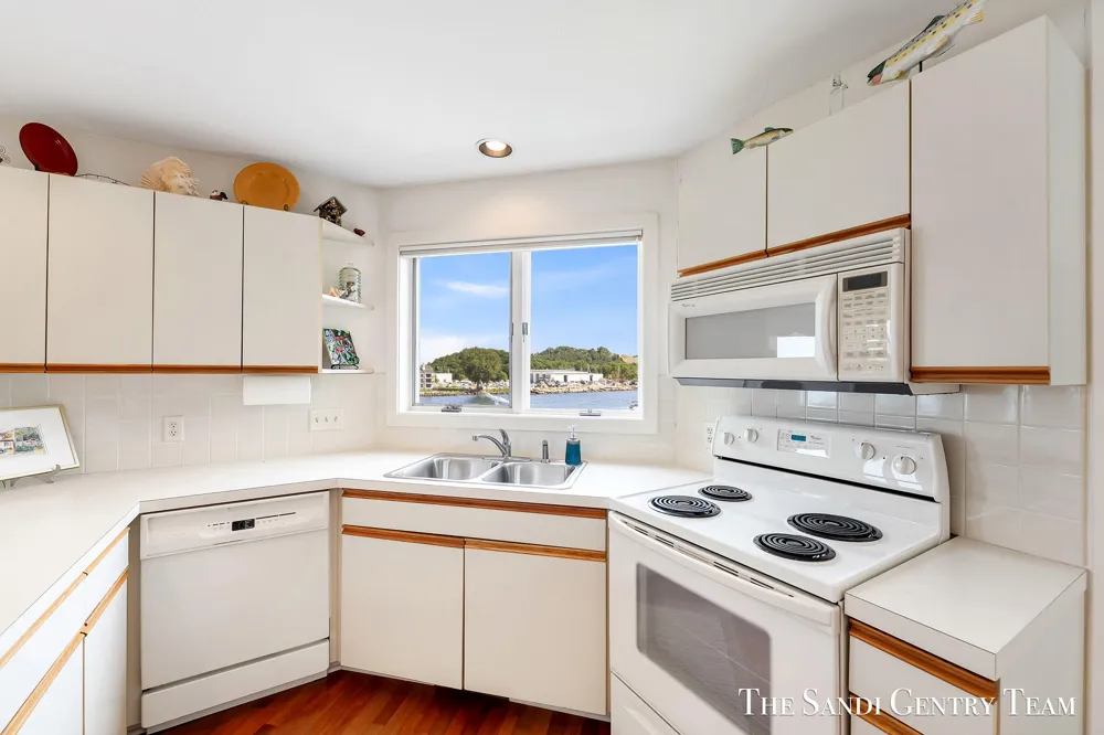 820 S Harbor Drive #5 Grand Haven City, MI 49417