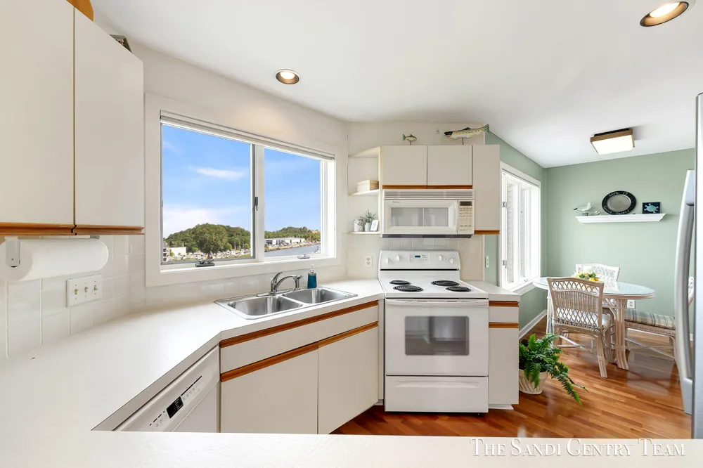 820 S Harbor Drive #5 Grand Haven City, MI 49417