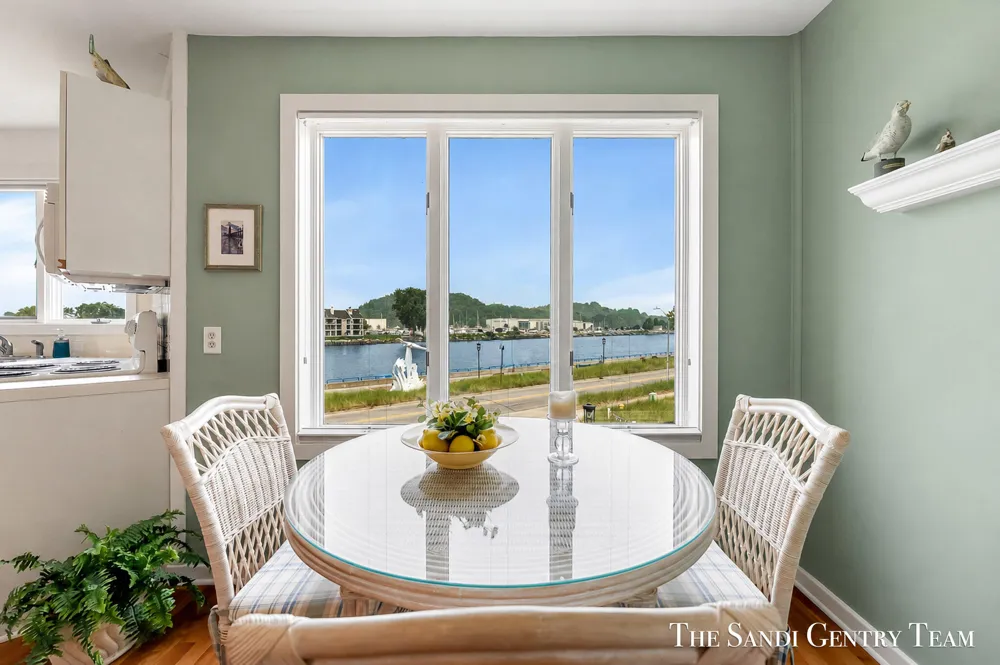 820 S Harbor Drive #5 Grand Haven City, MI 49417