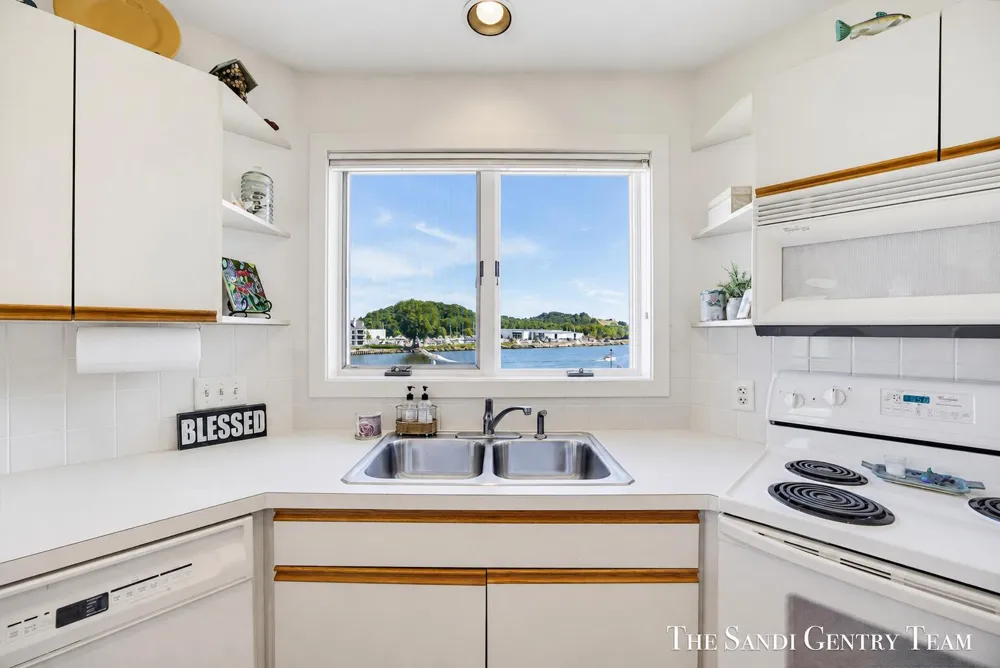 820 S Harbor Drive #5 Grand Haven City, MI 49417