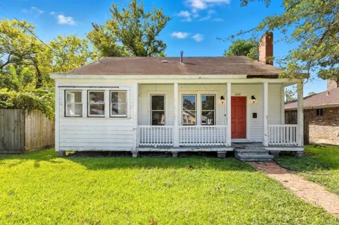 1005 W Orange