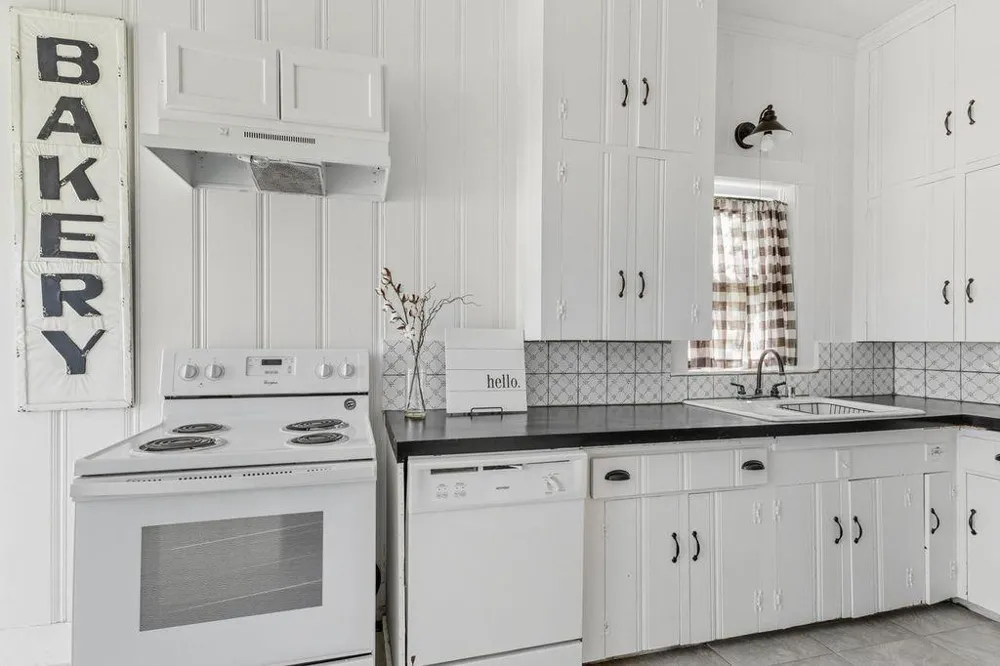1005 W Orange Orange, TX 77630