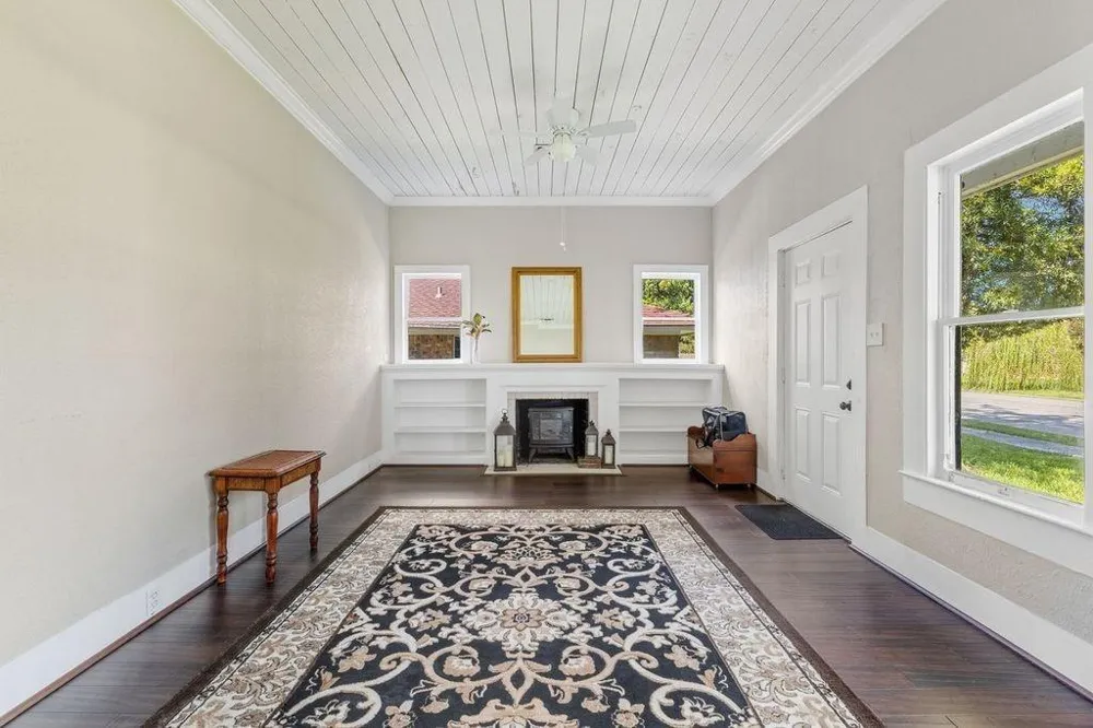 1005 W Orange Orange, TX 77630