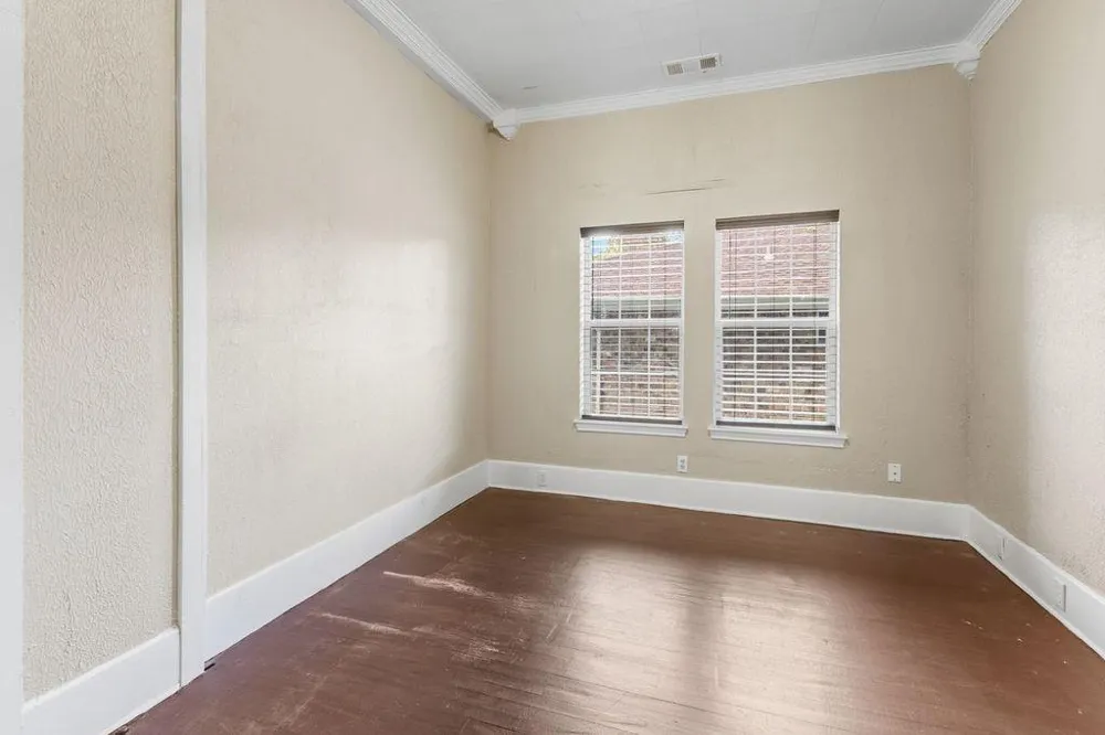 1005 W Orange Orange, TX 77630