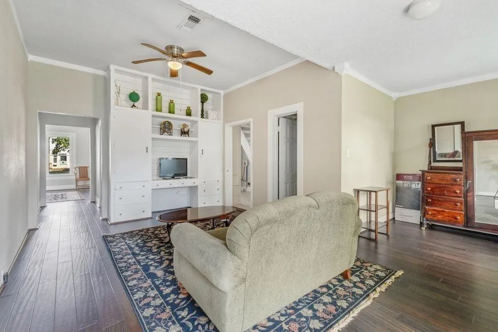 1005 W Orange Orange, TX 77630