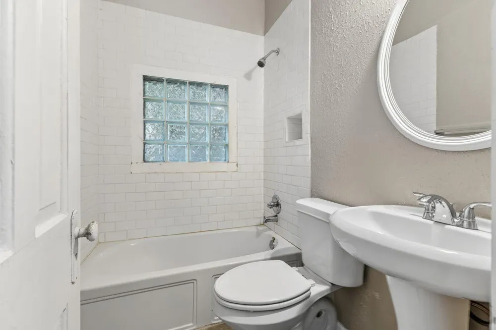 1005 W Orange Orange, TX 77630