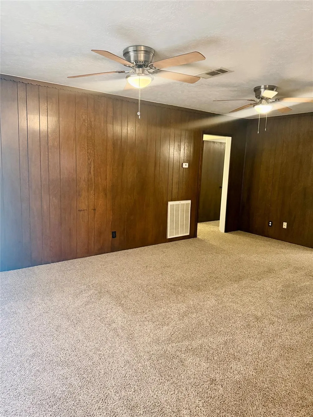 501 E Oak Street Highlands, TX 77562