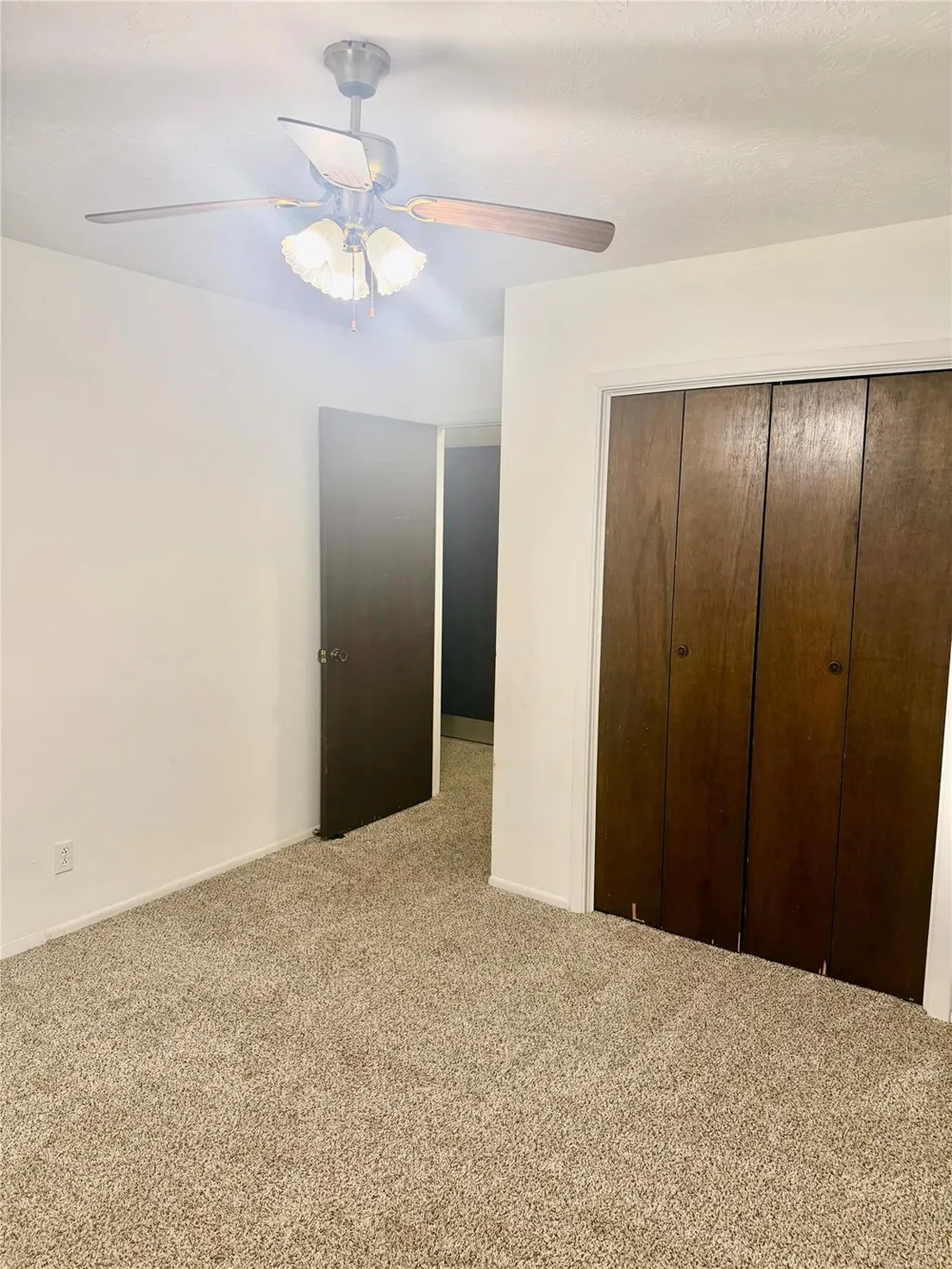 501 E Oak Street Highlands, TX 77562