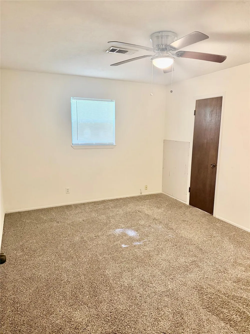 501 E Oak Street Highlands, TX 77562