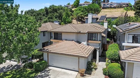 2259 Foxhill Dr