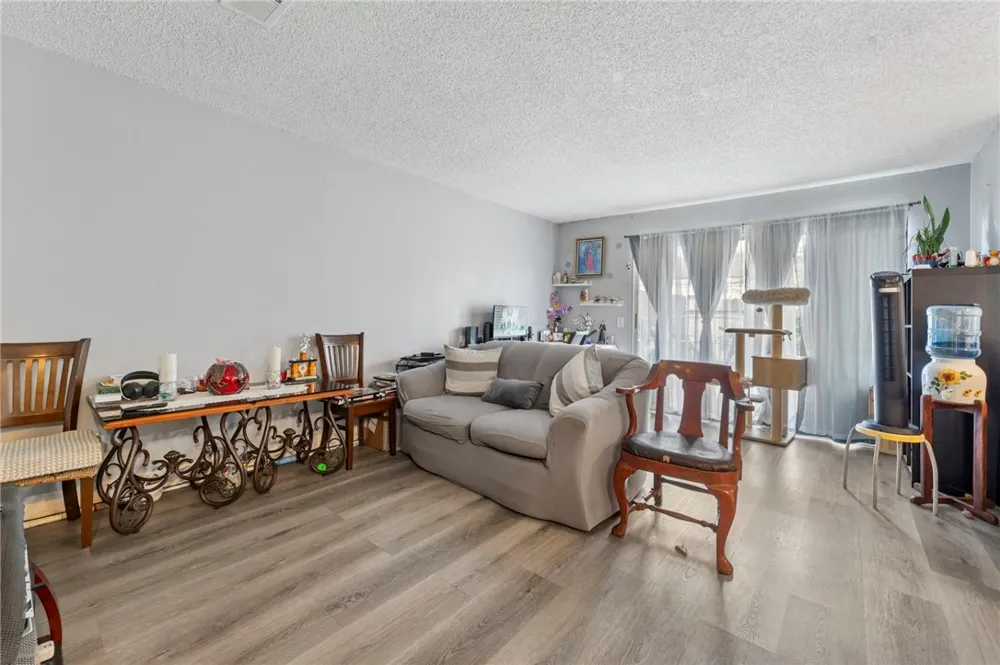 11321 Parkgreen Garden Grove, CA 92843