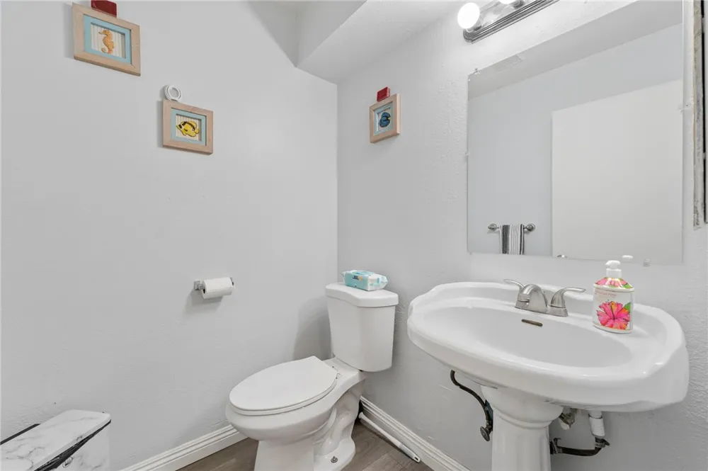 11321 Parkgreen Garden Grove, CA 92843