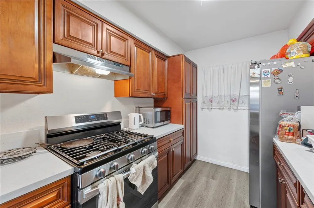 11321 Parkgreen Garden Grove, CA 92843