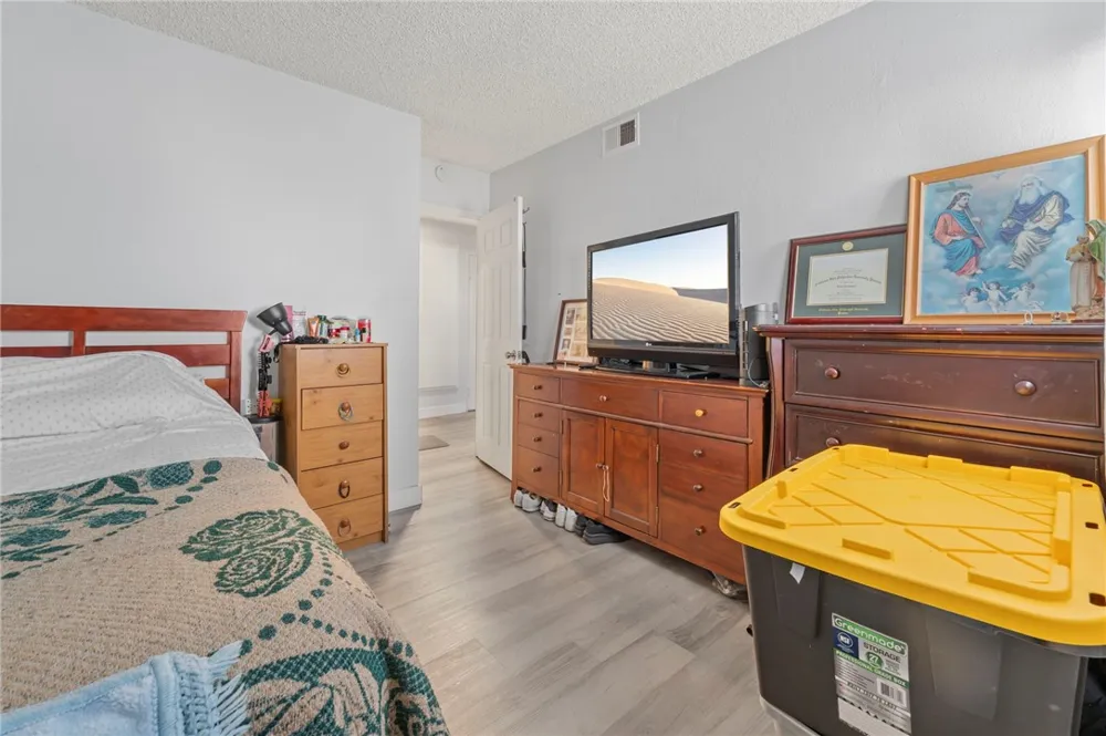 11321 Parkgreen Garden Grove, CA 92843