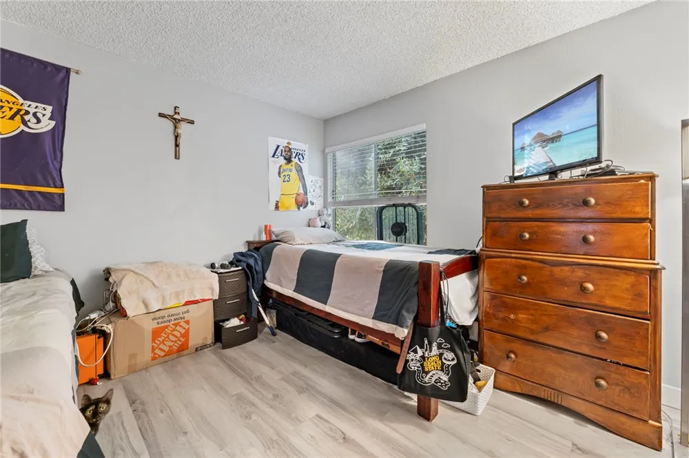 11321 Parkgreen Garden Grove, CA 92843
