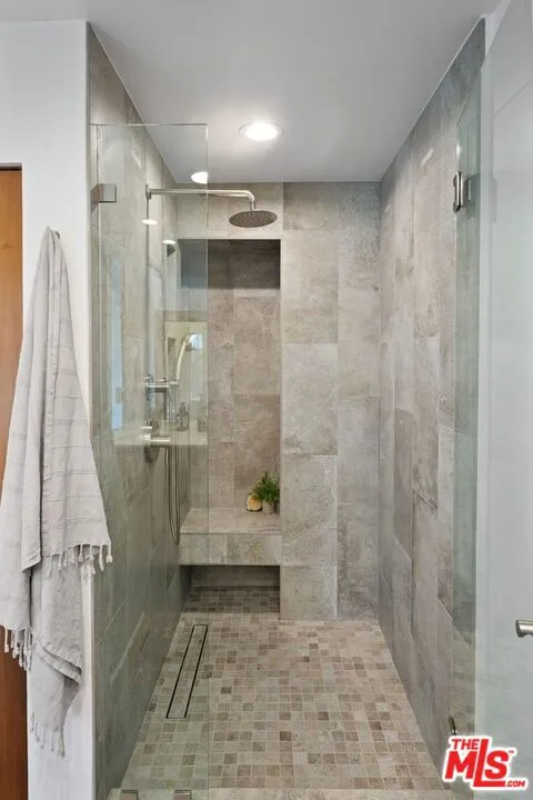 512 Brooks Avenue #6 Los Angeles, CA 90291