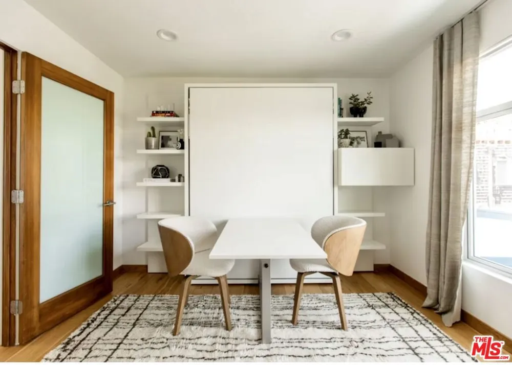 512 Brooks Avenue #6 Los Angeles, CA 90291