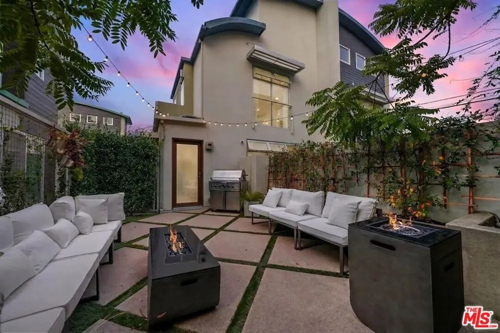 512 Brooks Avenue #6 Los Angeles, CA 90291