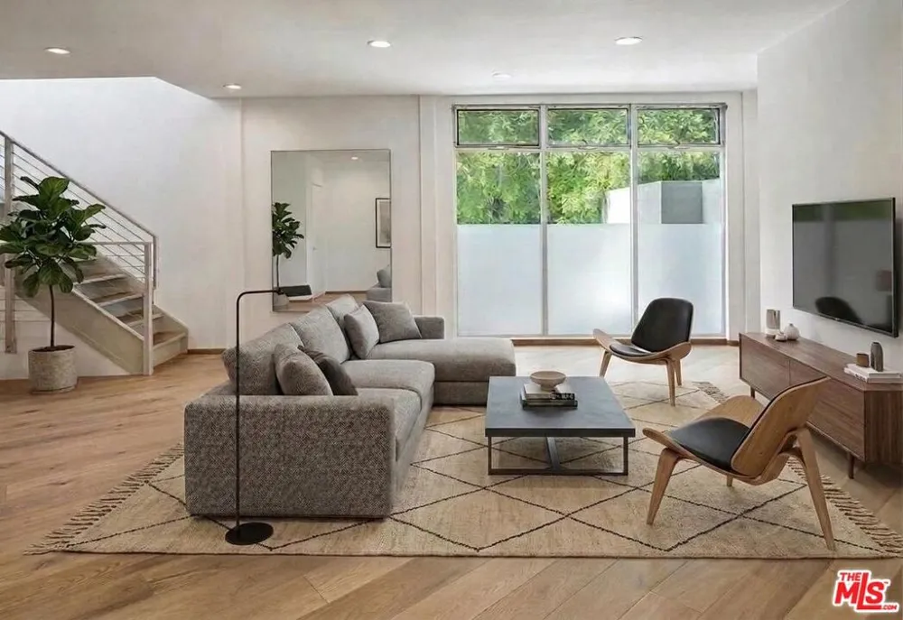 512 Brooks Avenue #6 Los Angeles, CA 90291
