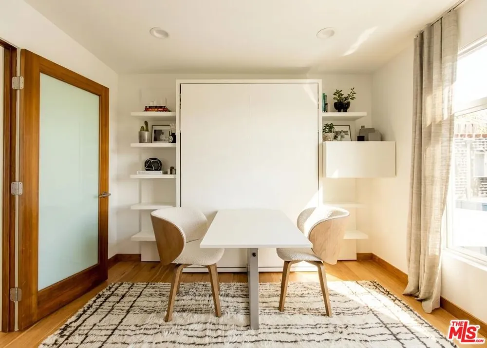 512 Brooks Avenue #6 Los Angeles, CA 90291