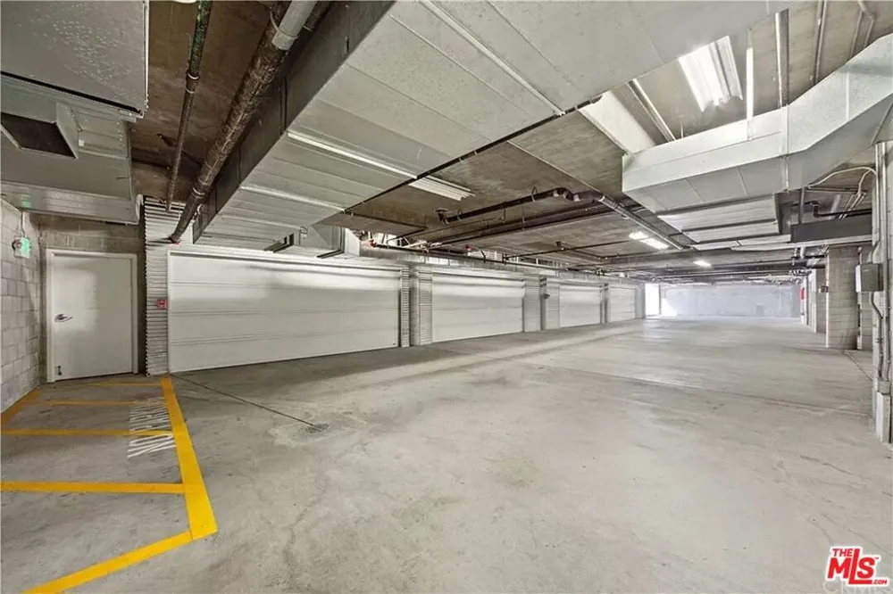 512 Brooks Avenue #6 Los Angeles, CA 90291