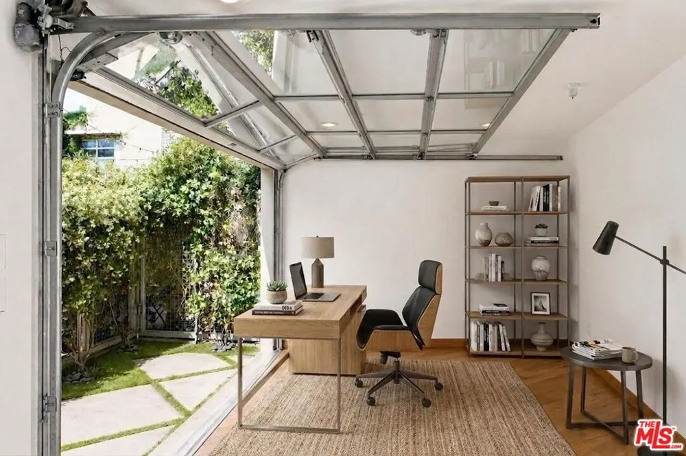 512 Brooks Avenue #6 Los Angeles, CA 90291