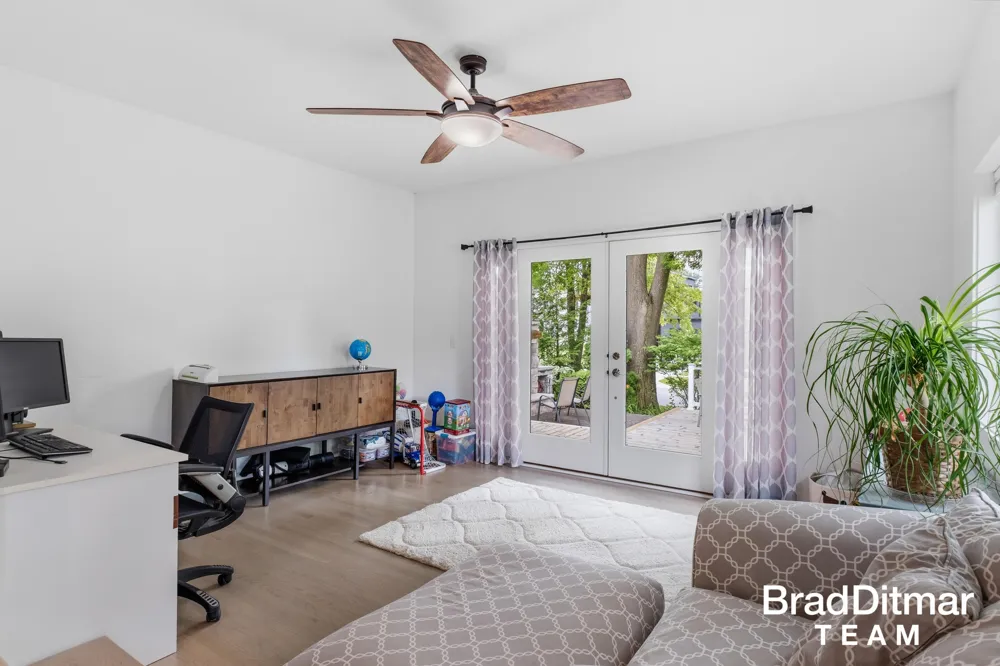 1350 Lake Grove Avenue SE East Grand Rapids, MI 49506