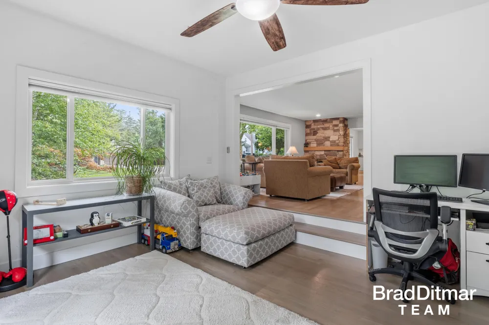 1350 Lake Grove Avenue SE East Grand Rapids, MI 49506