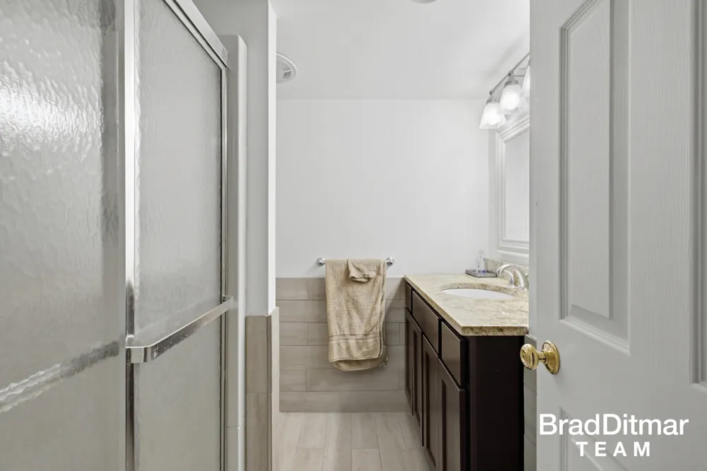 1350 Lake Grove Avenue SE East Grand Rapids, MI 49506